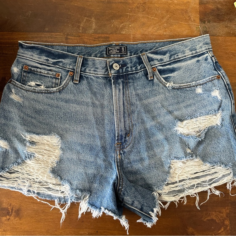 Abercrombie & Fitch Annie High Rise Distressed Blue Denim 3” Shorts 32/14